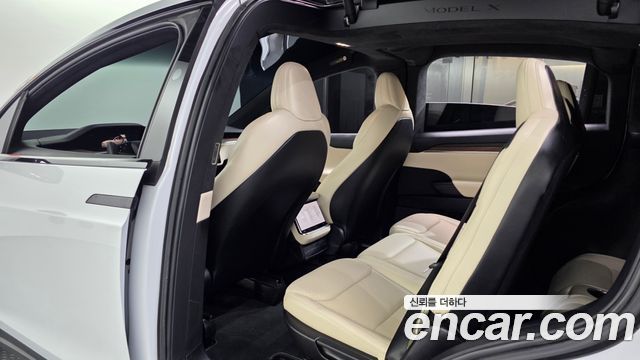 Tesla Model X AWD 2023 — фото 32