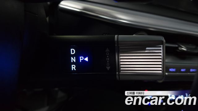 Hyundai Grandeur (GN7) 2,5 Gasoline 2WD Premium 2023 — фото 9