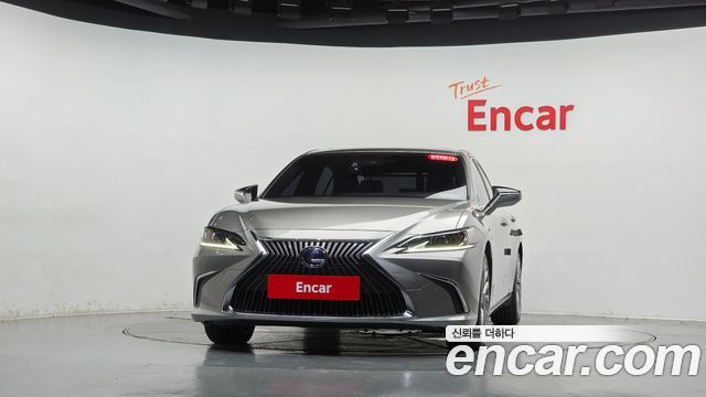 Lexus ES300h (VII) Luxury Plus 2019 — фото 3