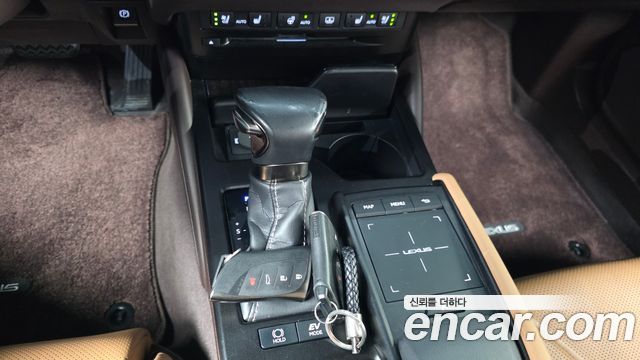 Lexus ES300h (VII) Luxury Plus 2019 — фото 9