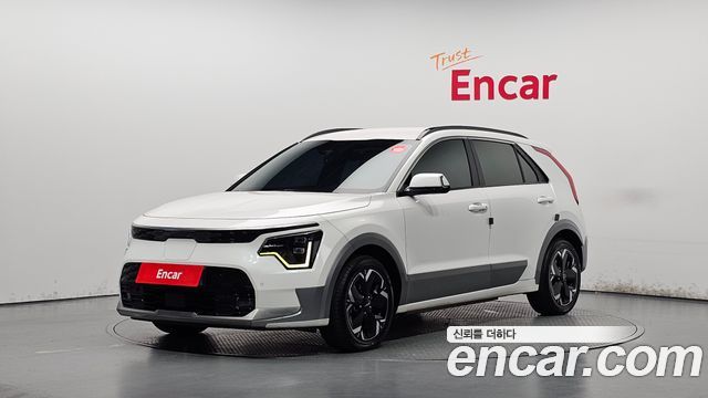 Kia Niro EV Earth 2023 — фото 1