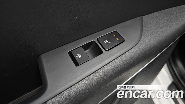 Kia Niro EV Earth 2023 — фото 18