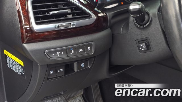 Genesis EQ900 3.3 T-GDI AWD Prestige 2016 — фото 16