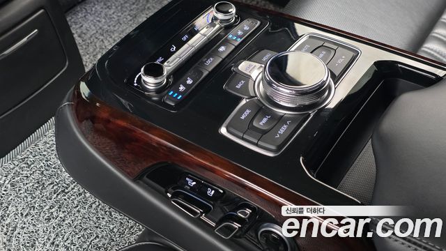 Genesis EQ900 3.3 T-GDI AWD Prestige 2016 — фото 19