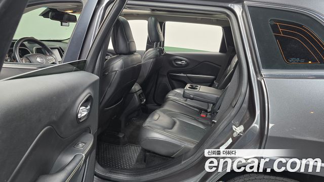 Jeep Cherokee (KL) 2.0 Diesel LIMITED 4WD 2015 — фото 12