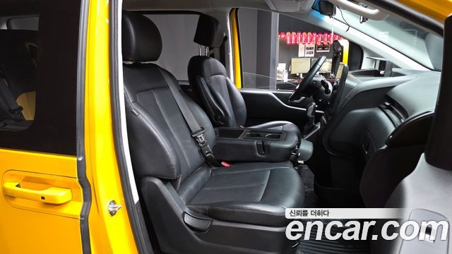 Hyundai Staria L3.5  Kinder Safety Car 15-Seater 2024 — фото 11