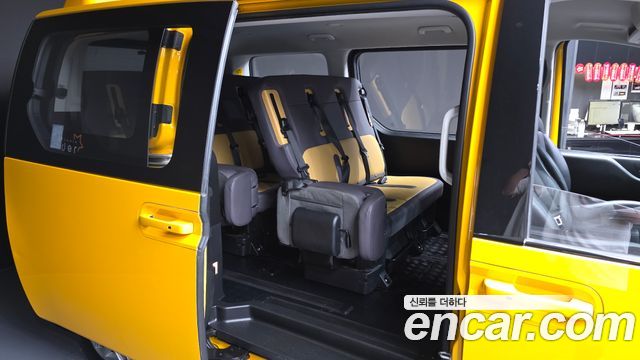 Hyundai Staria L3.5  Kinder Safety Car 15-Seater 2024 — фото 12