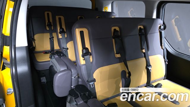 Hyundai Staria L3.5  Kinder Safety Car 15-Seater 2024 — фото 13