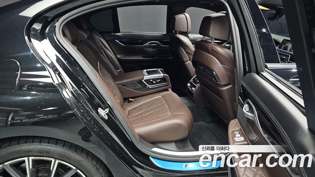 BMW 7 Series (G11) 730d xDrive M Sport 2020 — фото 11