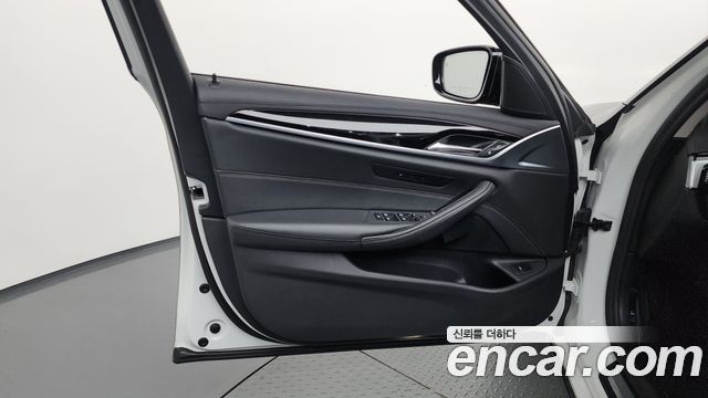 BMW 5 Series (G30) 520i Luxury 2020 — фото 24
