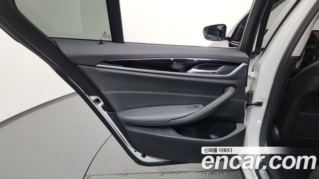BMW 5 Series (G30) 520i Luxury 2020 — фото 25