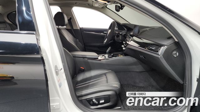 BMW 5 Series (G30) 520i Luxury 2020 — фото 26