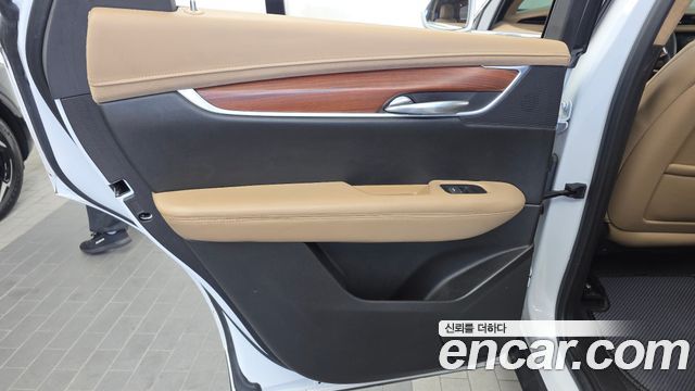 Cadillac XT5 3.6 Platinum 2018 — фото 25