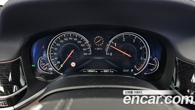 BMW 7 Series (G11) 740d xDrive M Sport 2018 — фото 8