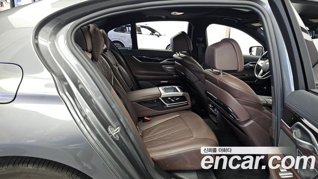 BMW 7 Series (G11) 740d xDrive M Sport 2018 — фото 12
