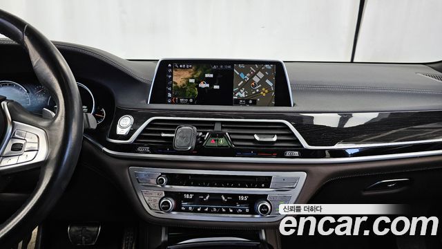 BMW 7 Series (G11) 740d xDrive M Sport 2018 — фото 14