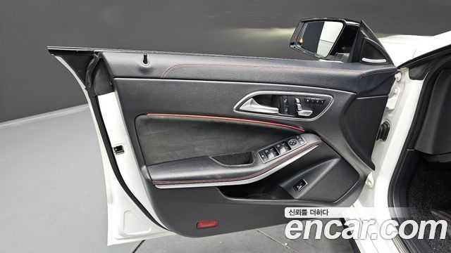 Mercedes-Benz CLA-Class (C117) CLA45 AMG 4MATIC 2019 — фото 24