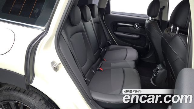 MINI Cooper Clubman High 2nd 2021 — фото 15