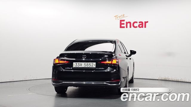 Lexus ES300h (VII) Luxury Plus 2019 — фото 4