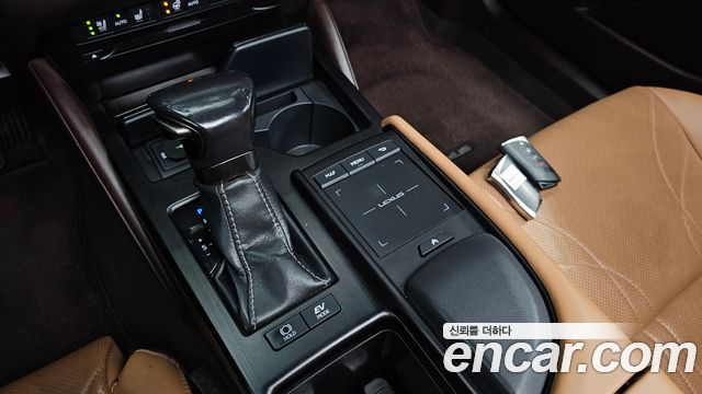 Lexus ES300h (VII) Luxury Plus 2019 — фото 9
