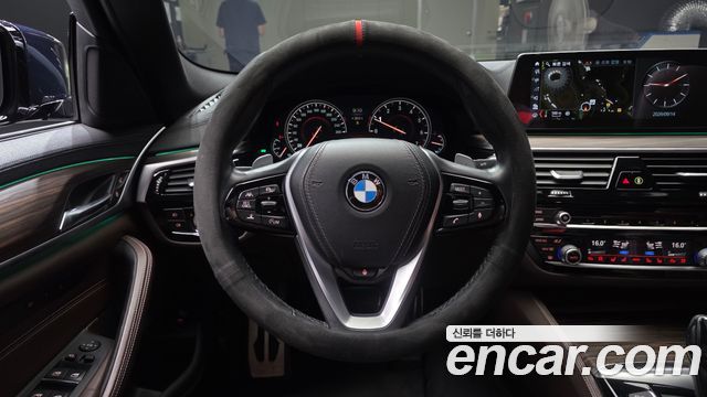 BMW 5 Series (G30) 530i xDrive M Sport Package Plus 2018 — фото 13