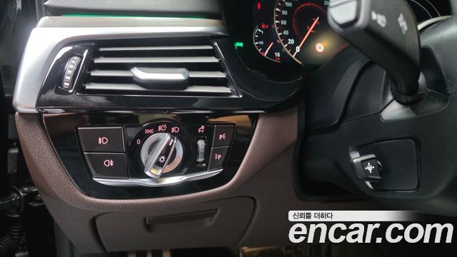 BMW 5 Series (G30) 530i xDrive M Sport Package Plus 2018 — фото 19
