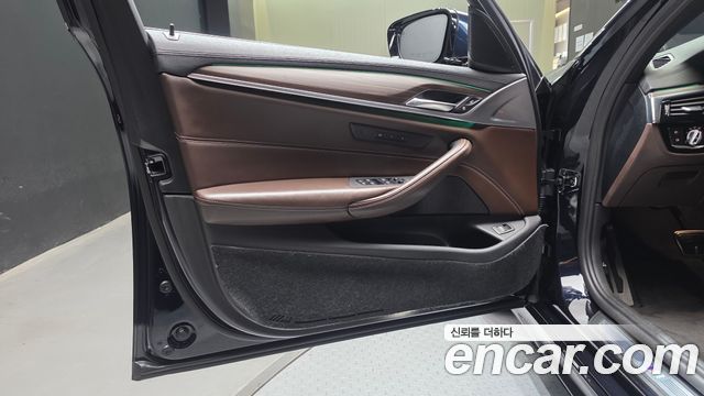 BMW 5 Series (G30) 530i xDrive M Sport Package Plus 2018 — фото 24