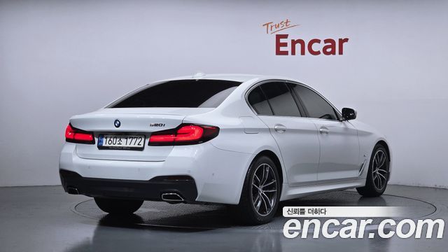 BMW 5 Series (G30) 520i M Sport 2023 — фото 2