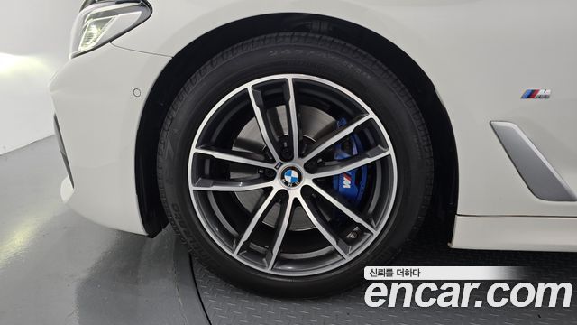 BMW 5 Series (G30) 520i M Sport 2023 — фото 5