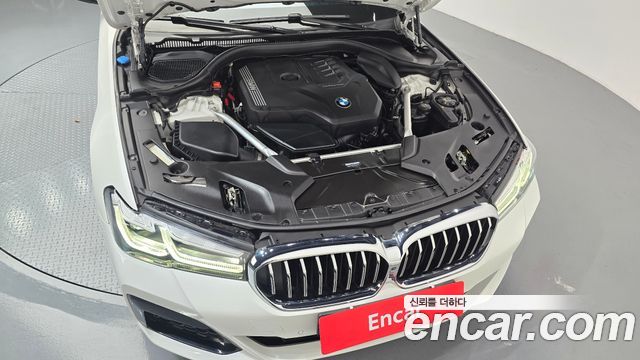 BMW 5 Series (G30) 520i M Sport 2023 — фото 6