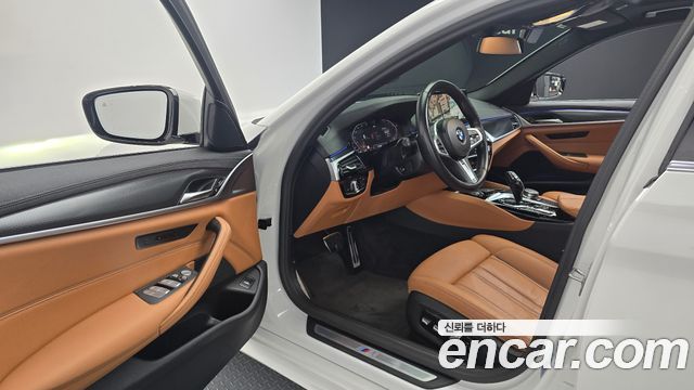BMW 5 Series (G30) 520i M Sport 2023 — фото 10