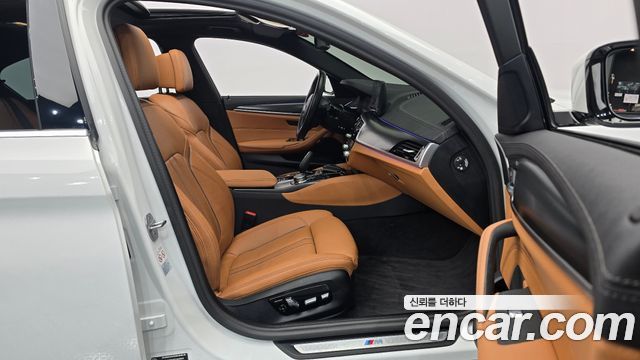 BMW 5 Series (G30) 520i M Sport 2023 — фото 15