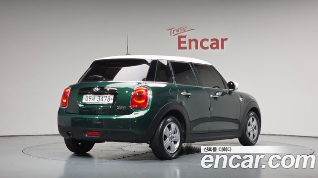 MINI Cooper 5Door Standard 3rd 2018 — фото 2