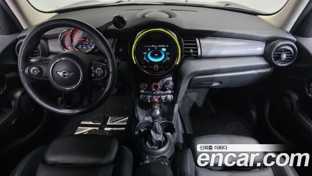 MINI Cooper 5Door Standard 3rd 2018 — фото 7