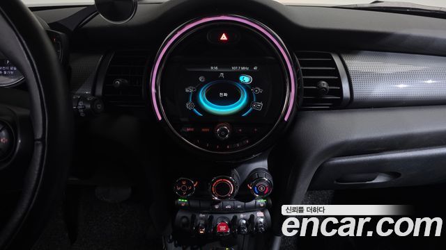MINI Cooper 5Door Standard 3rd 2018 — фото 14