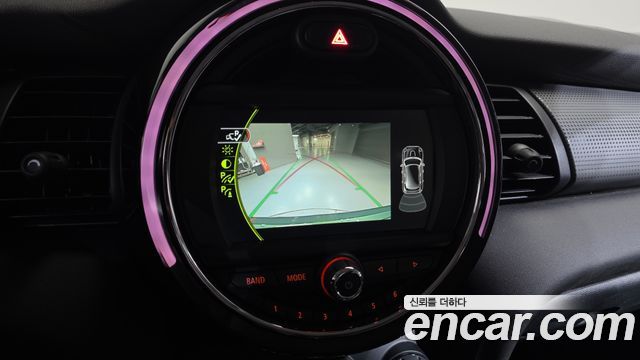 MINI Cooper 5Door Standard 3rd 2018 — фото 15