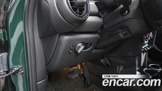 MINI Cooper 5Door Standard 3rd 2018 — фото 19