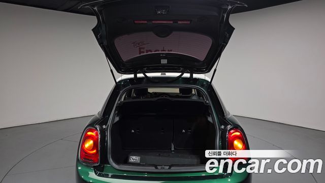 MINI Cooper 5Door Standard 3rd 2018 — фото 20