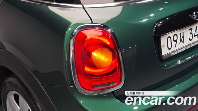 MINI Cooper 5Door Standard 3rd 2018 — фото 23