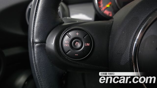 MINI Cooper 5Door Standard 3rd 2018 — фото 29