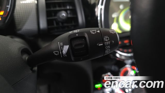 MINI Cooper 5Door Standard 3rd 2018 — фото 30