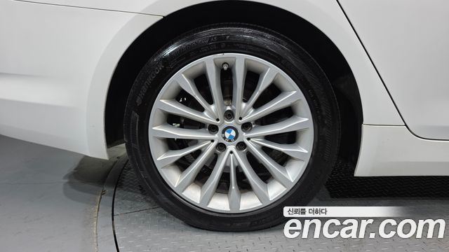 BMW 5 Series (G30) 520d Luxury Special Edition 2018 — фото 5