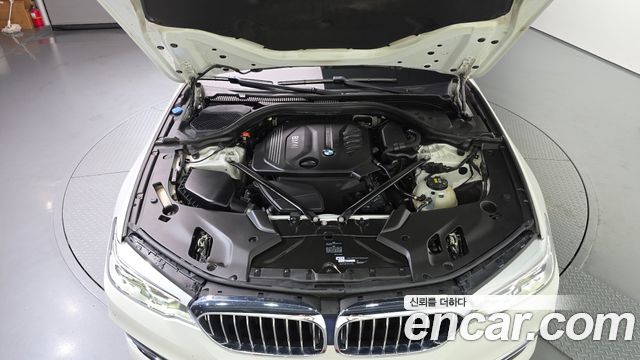 BMW 5 Series (G30) 520d Luxury Special Edition 2018 — фото 6