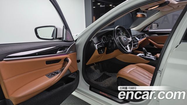 BMW 5 Series (G30) 520d Luxury Special Edition 2018 — фото 10