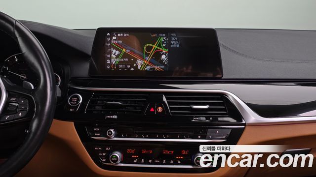 BMW 5 Series (G30) 520d Luxury Special Edition 2018 — фото 14