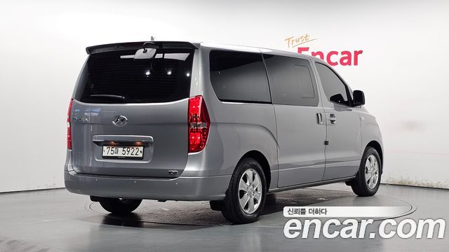 Hyundai Grand Starex 12-Seater LPi Smart 2020 — фото 2