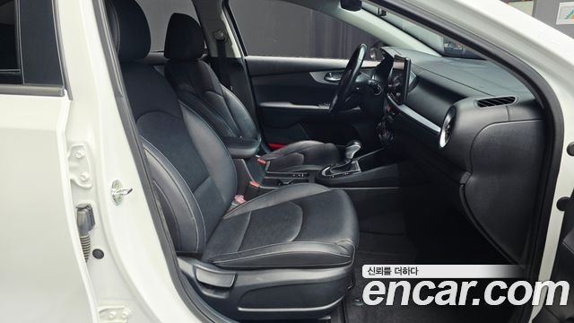 Kia K3 (II) 1.6 Prestige 2022 — фото 32