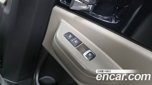 Kia Carnival (IV) HEV 9seater Signature 2025 — фото 19