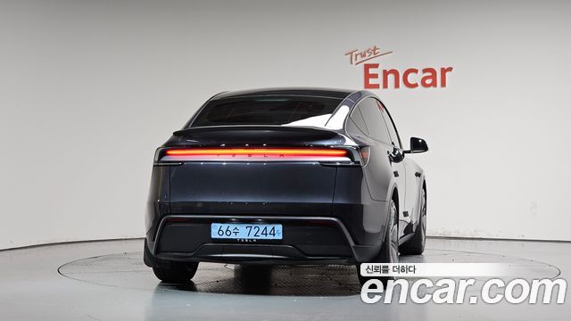 Tesla Model Y RWD 2025 — фото 4