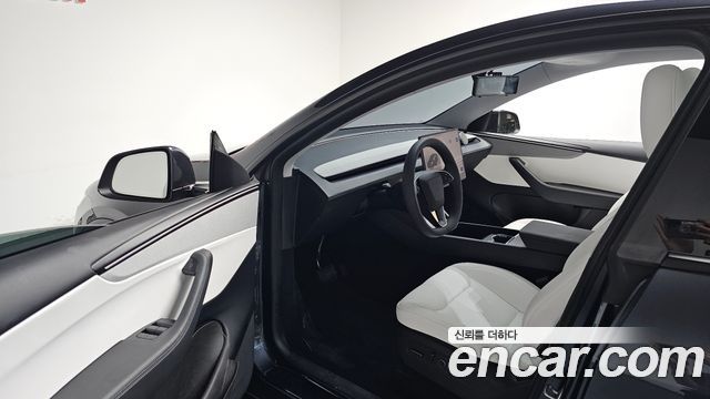 Tesla Model Y RWD 2025 — фото 10